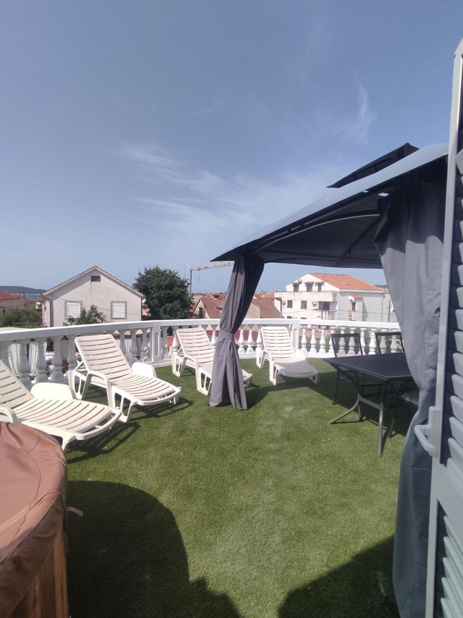 Apartments Villa Dalmatina Vodice Exterior foto