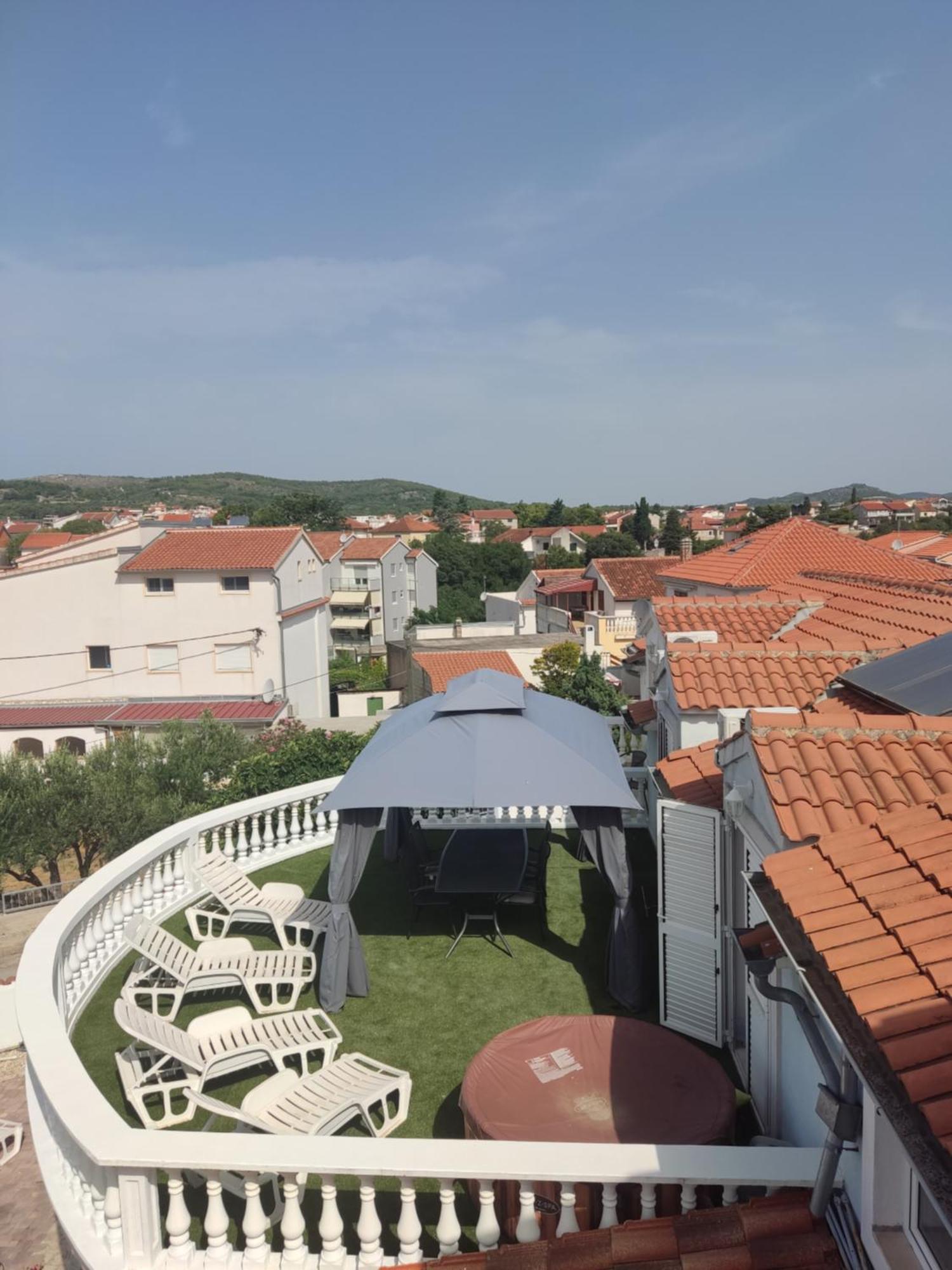 Apartments Villa Dalmatina Vodice Exterior foto