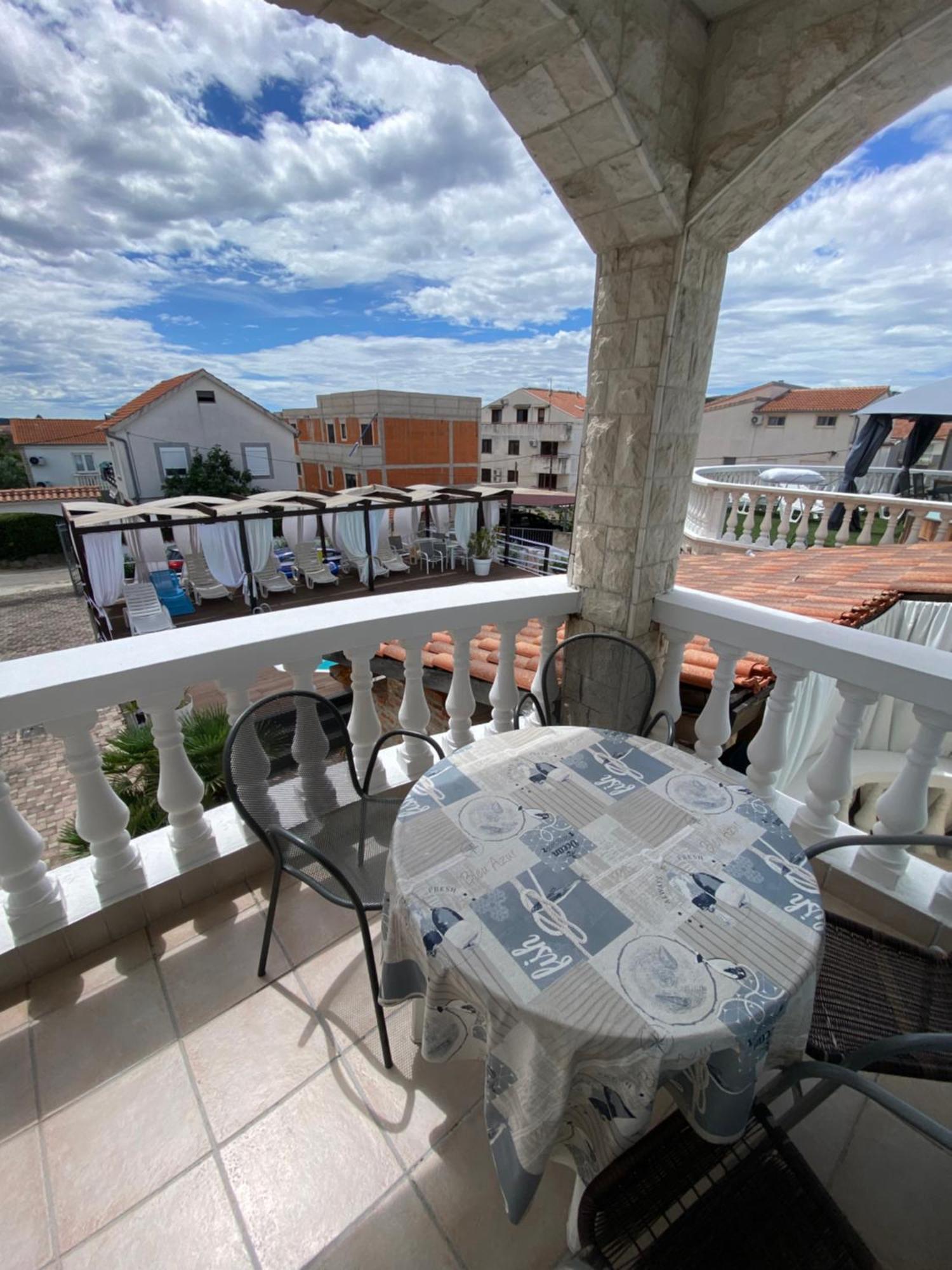 Apartments Villa Dalmatina Vodice Exterior foto